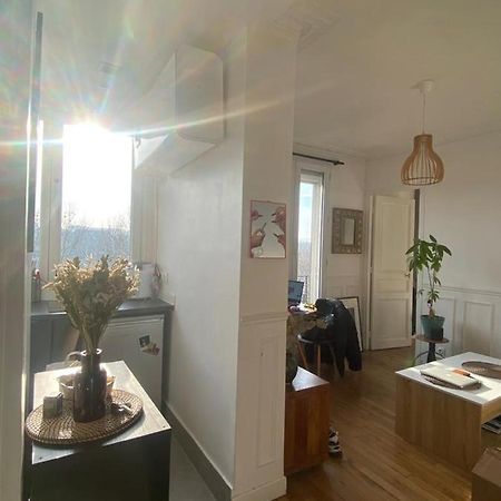 Appartement Ensoleille, Central Et Tout Equipe Avec Vue Tour Eiffel Et Pantheon Paris Luaran gambar