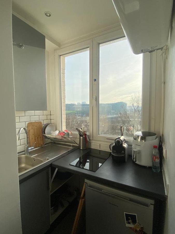 Appartement Ensoleille, Central Et Tout Equipe Avec Vue Tour Eiffel Et Pantheon Paris Luaran gambar